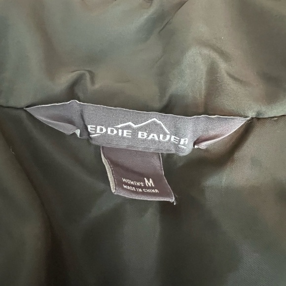 Eddie Bauer Women’s Olive Green Quilted Jacket - Picture 8 of 8